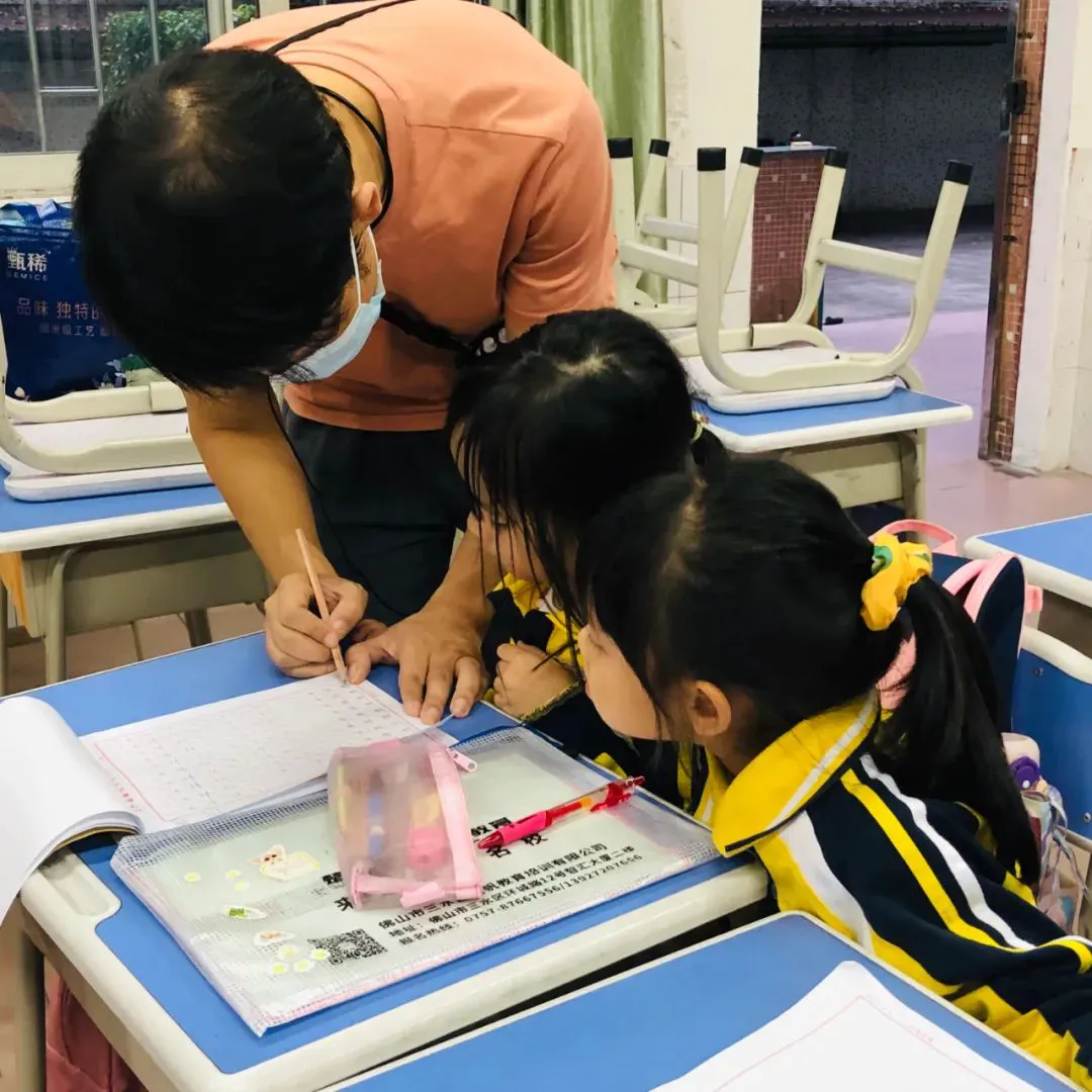 如何在篮球冬令营中加强体能训练?_2